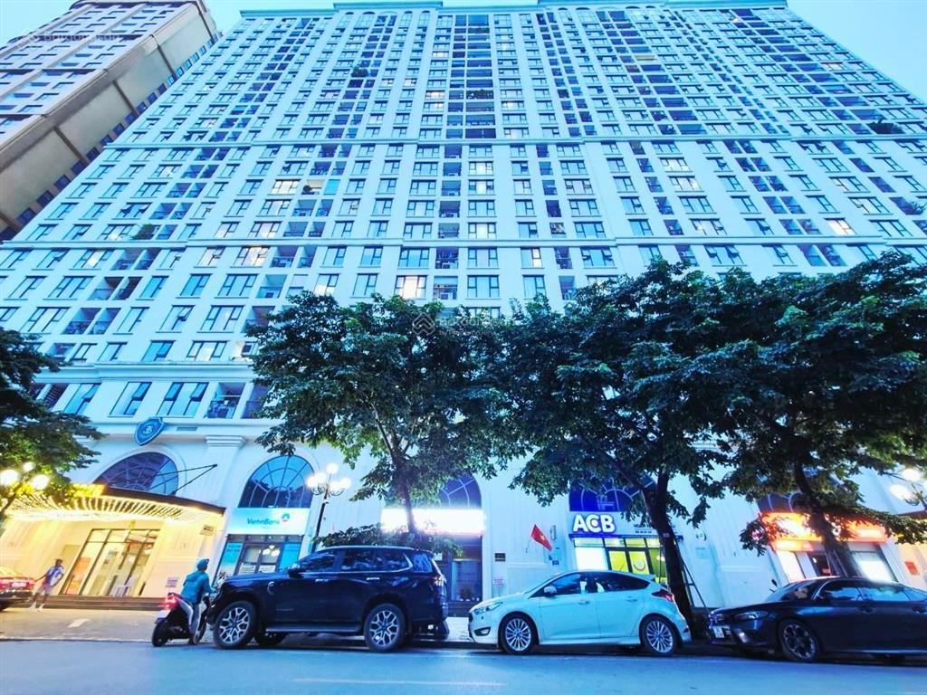 Bán gấp chung cư b6 giảng võ. dt 127m2 thiết kế 4 ngủ 2 vs. tầng trung. full nội thất. ở ngay.