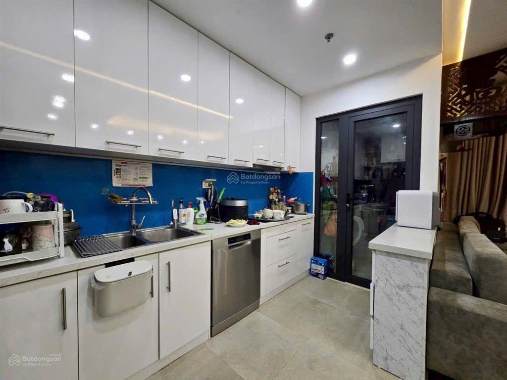 Hiếm nhà bán. bán chung cư b6 giảng võ. dt77m2 thiết kế 2 ngủ 2 vs. tầng cao. full nội thất. ở ngay