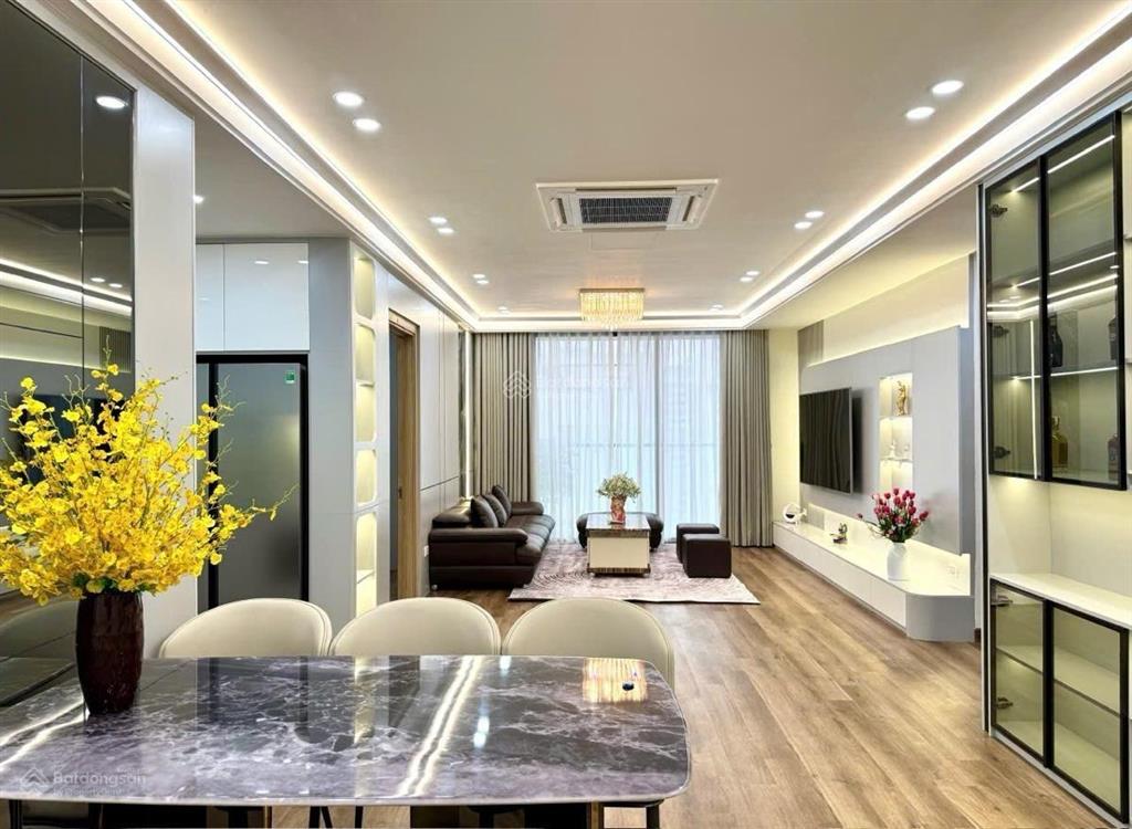 Bán gấp chung cư b6 giảng võ.dt 74m2 thiết kế 2 ngủ 2 vệ sinh.tầng trung thoáng mát. giao dịch ngay