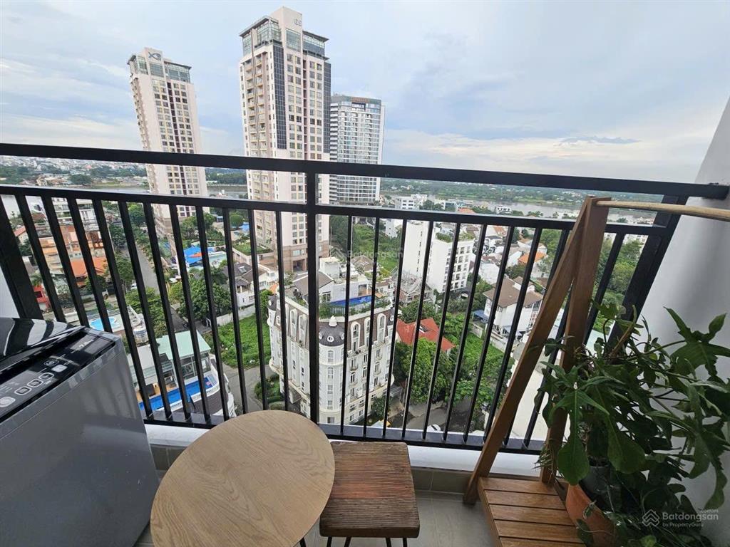 Chính chủ cần bán căn hộ chung cư thủ thiêm sky, nội thất cao cấp tại trung tâm thảo điền