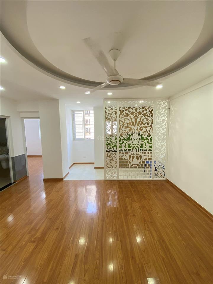 Cần bán nhanh căn hộ chung cư b11 nam trung yên 62m2 có 2pn  1wc đã có sổ đỏ, giá chỉ hơn 3 tỷ