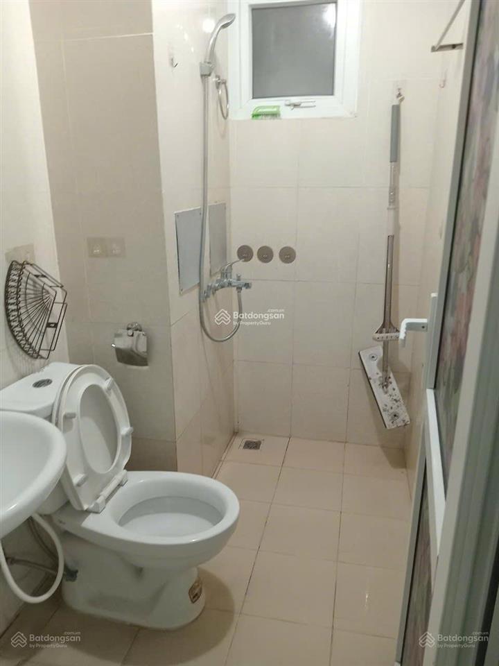 Cho thuê căn hộ chung cư ct2b hoàng cầu 64m2 có 2pn  1wc 2 ban công... giá 10tr   0971 666 ***