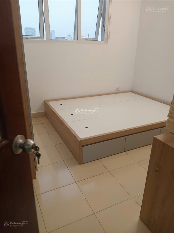 Cho thuê căn hộ chung cư ct2b hoàng cầu 64m2 có 2pn  1wc 2 ban công... giá 10tr   0971 666 ***