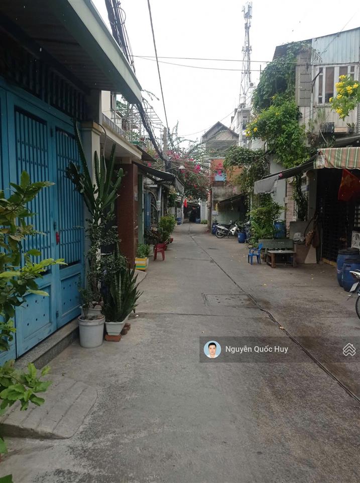 Nhà 4 tầng 95.4m2 hoàn công đầy đủ  đường ô  tô tới nhà chỉ 6,3 tỷ