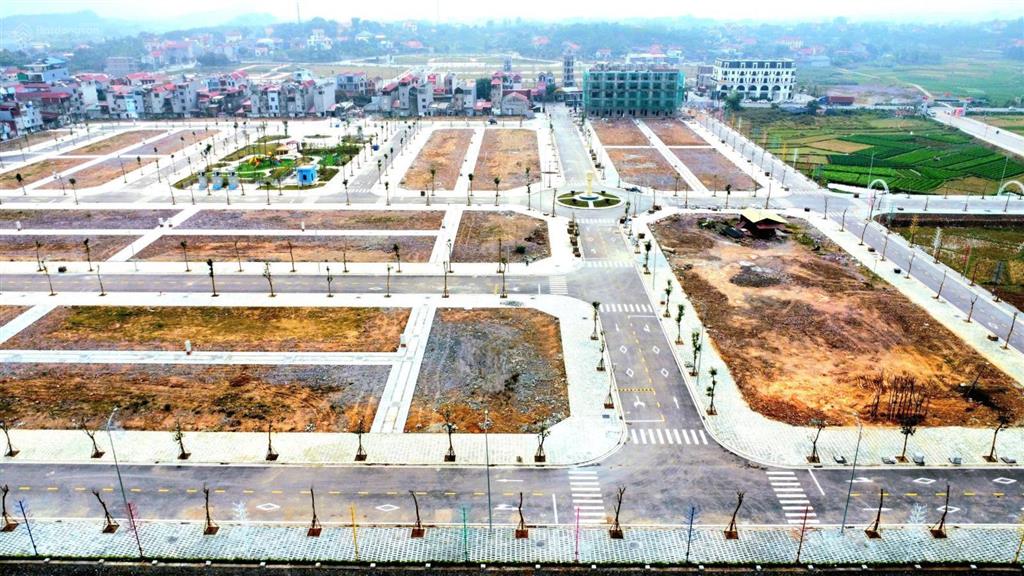 Bán đất tại chợ sàn và xã lan mẫu, lục nam, bắc giang  cạnh kcn, giá đầu tư 2,7 tỷ, 100m2, mt 5m