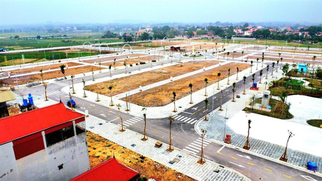 Bán đất tại chợ sàn và xã lan mẫu, lục nam, bắc giang  cạnh kcn, giá đầu tư 2,7 tỷ, 100m2, mt 5m