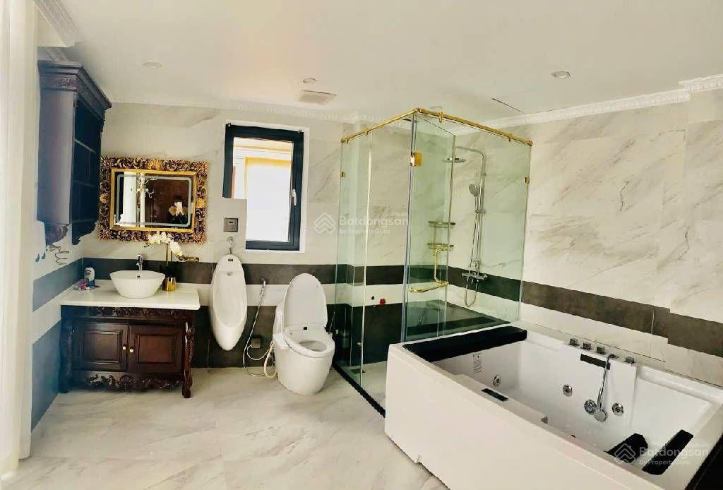 Biệt thự lô góc 4 mặt thoáng khu đô thị việt hưng long biên.