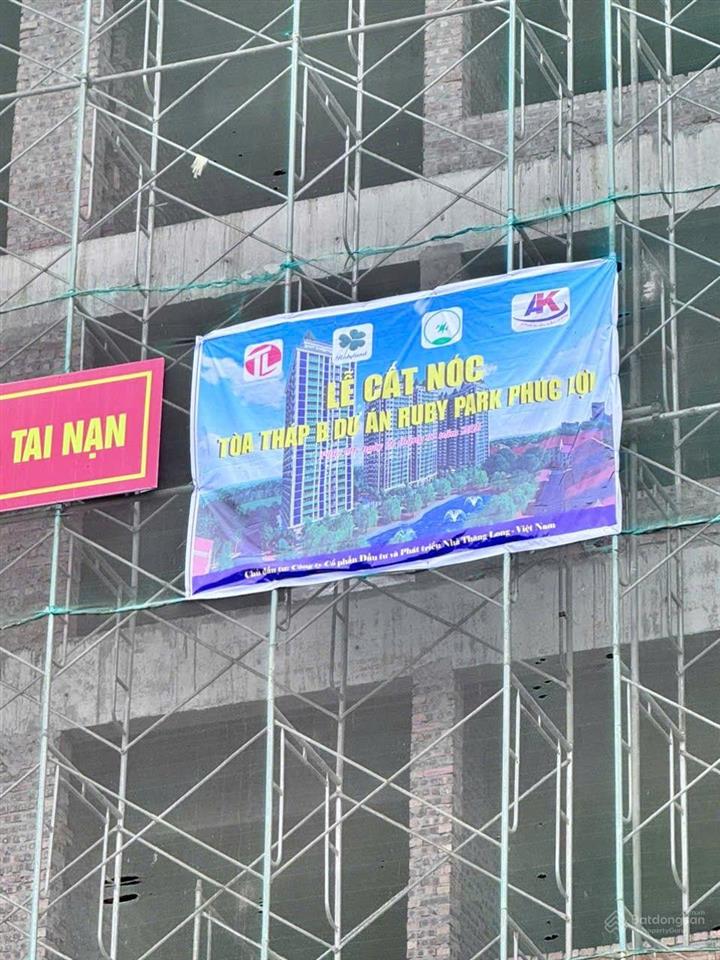 Trực tiếp cđt căn 3 ngủ góc vuông vắn view đẹp. nằm trên đường phúc lợi đối diện vincom