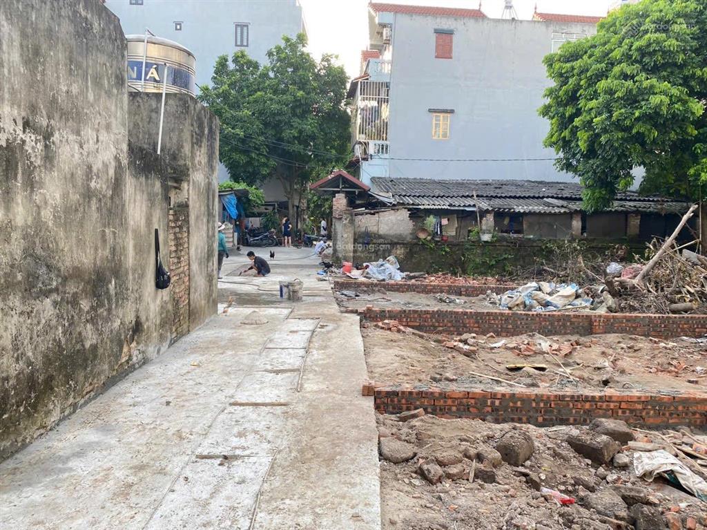 Cần bán gấp 42m2 đất đẹp cách 200m ra đường ỷ lan giá hơn 2 tỷ