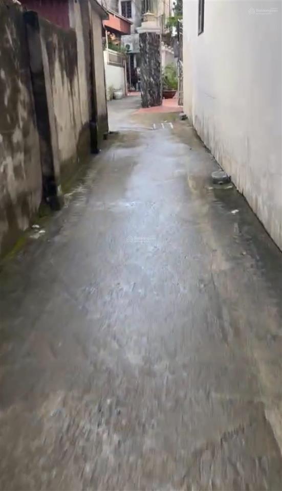 Cần tiền, dù biết thị trường đóng băng vẫn bán lô đất cha ông 155m2  chỉ 20tr/m2.
