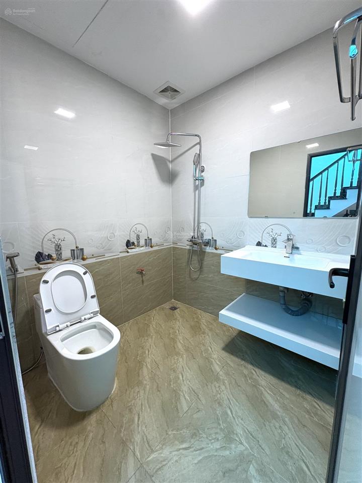 Cho thuê nhà 6 tầng thang máy, 7 ngủ, full nội thất cao cấp, ở ngay, nhà mới xây