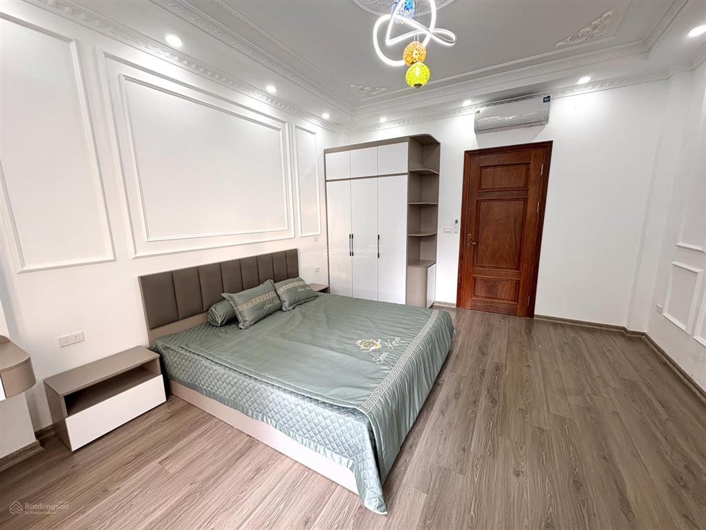 Cho thuê nhà 6 tầng thang máy, 7 ngủ, full nội thất cao cấp, ở ngay, nhà mới xây