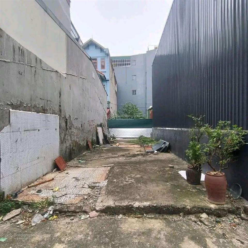 Đất view hồô tô tránhhà đông