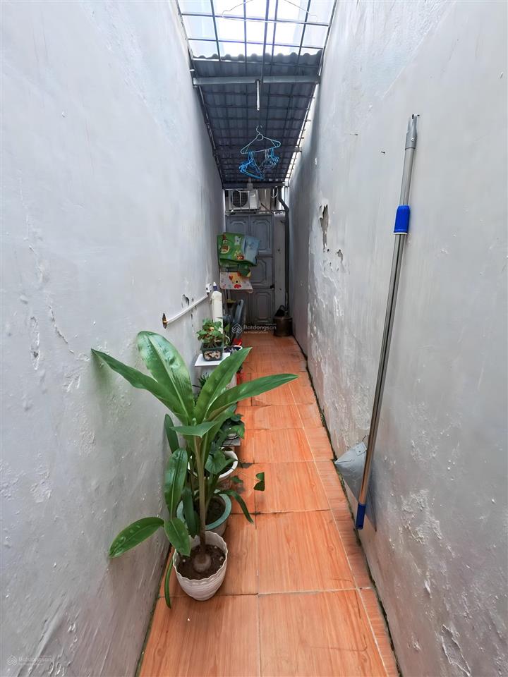 2. x tỷ có ngay nhà 2 tầng vị trí thuận tiện, sổ đỏ pháp lý đầy đủ, đang có khách thuê dài hạn