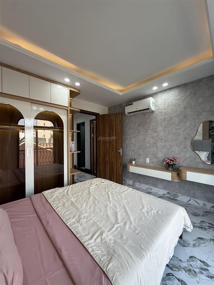 Mới xây cổ điển pha hiện đại  ngang hiếm hơn 7m quang trung gò vấp