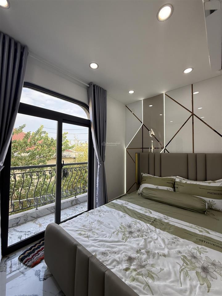 Mới xây cổ điển pha hiện đại  ngang hiếm hơn 7m quang trung gò vấp