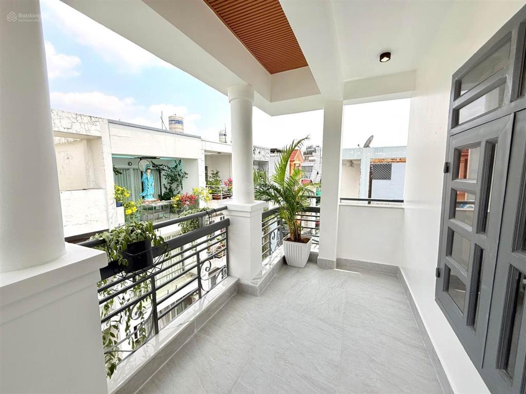 Nhà 4 tầng btct hẻm xe hơi thông các ngã  7,99tỷ  ngay công viên làng hoa