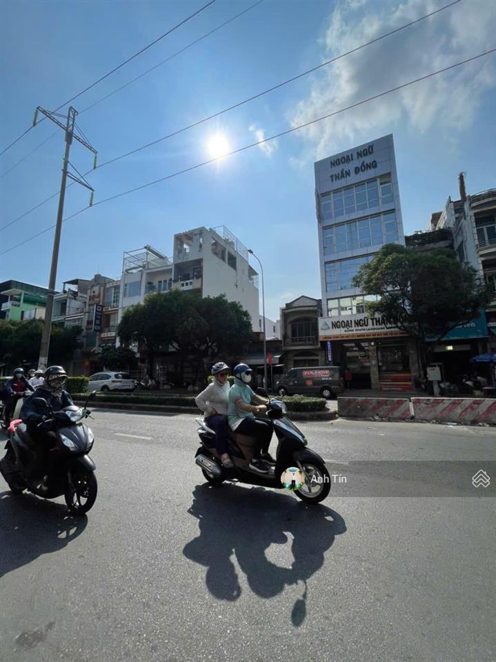 Hạ giá 6 tỷ bán gấp ! mặt tiền lạc long quân q.11 , dt 7,5m x 21m , cấp 4 , giá chỉ 21 tỷ