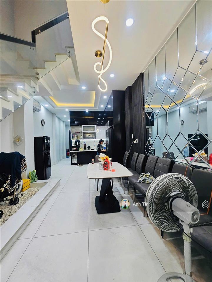 Mặt tiền ngay lê văn sỹ  trần quốc thảo q.3, dt 4,7m x 16m, 6 tầng  thang máy, giá chỉ 29,9 tỷ