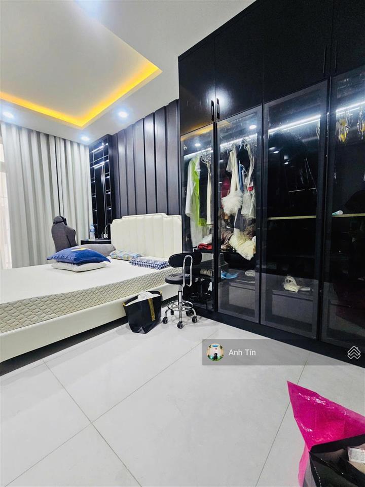 Mặt tiền ngay lê văn sỹ  trần quốc thảo q.3, dt 4,7m x 16m, 6 tầng  thang máy, giá chỉ 29,9 tỷ