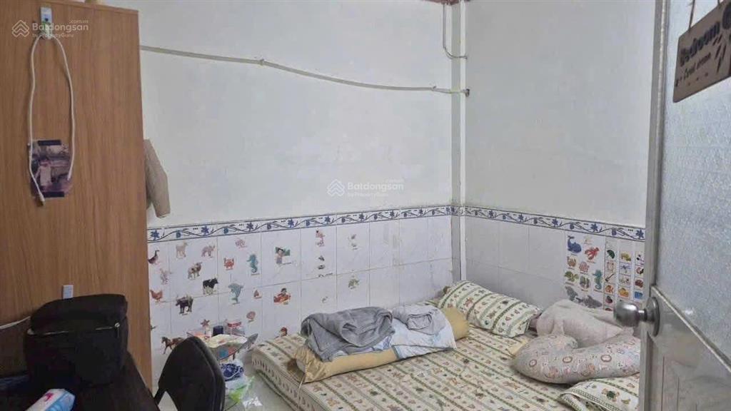 Nhà 1 trệt 1 lửng, đối diện vạn phúc city, hẻm 3m, giá 3,9 tỷ.