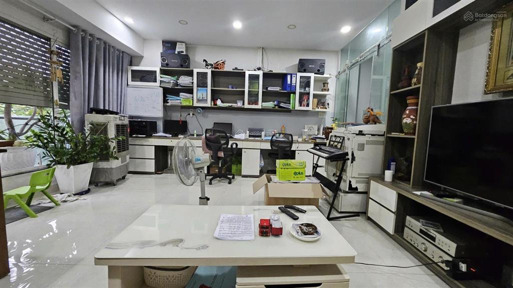 Nhà 1 trệt 3 lầu, khu bên sông, hiệp bình chánh, giá 8,1 tỷ.