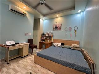 Nhà 1 trệt 2 lầu, ngay kdc hồng long, ql13, giá 7,5 tỷ.
