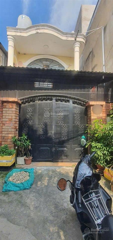 Nhà 1 trệt 1 lầu, ql13, đối diện vạn phúc city, giá 4,5 tỷ