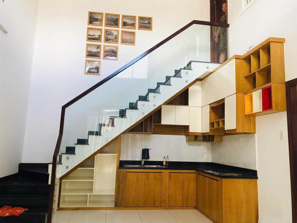 Nhà 1 trệt 1 lầu, đường số 8, linh trung, hẻm xe hơi, giá 4,6 tỷ.