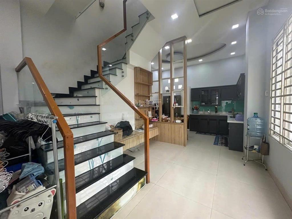 Nhà 1 trệt 1 lầu, ngay chung cư 4s, linh đông, giá 5,9 tỷ.