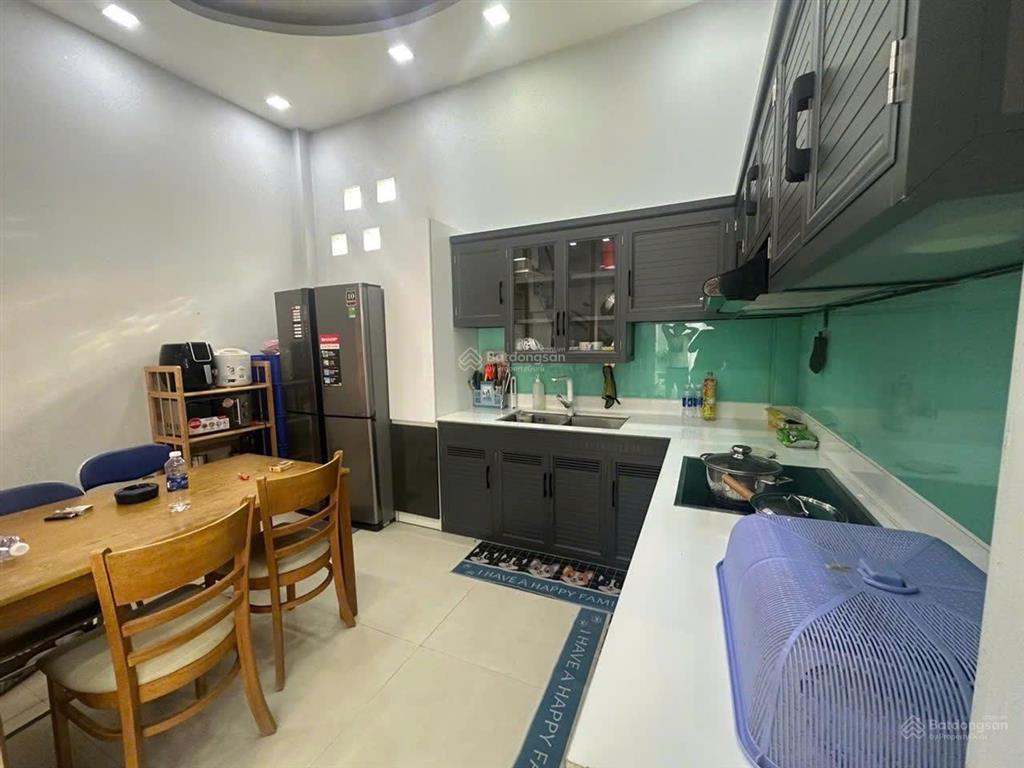 Nhà 1 trệt 1 lầu, ngay chung cư 4s, linh đông, giá 5,9 tỷ.