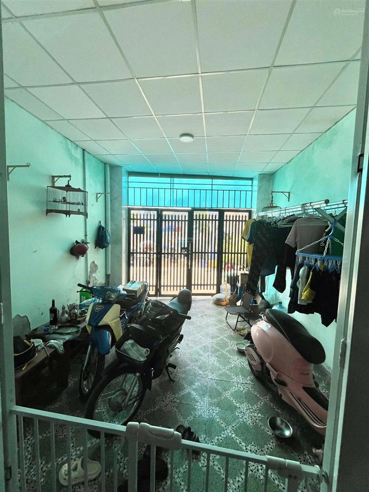 Nhà 1 trệt 1 lầu, ql13, kế khu dân cư hồng long, giá 5,35 tỷ.