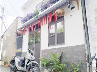 Nhà 1 trệt 1 lửng, ngay trường thcs tam bình, hẻm xe hơi, giá 4,6 tỷ.