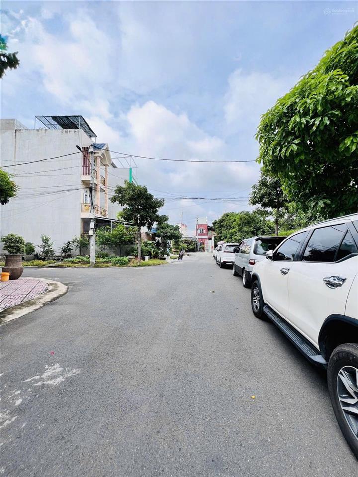 Nhà 1 trệt 2 lầu, kdc vạn xuân, tam bình, giá 6,4 tỷ