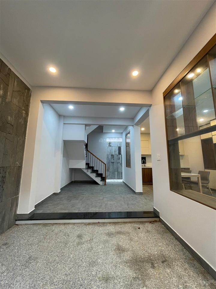 Siêu phẩm, nhà 3 tầng, cách mặt tiền phạm văn đồng, linh tây chỉ 50m, giá 7,8 tỷ