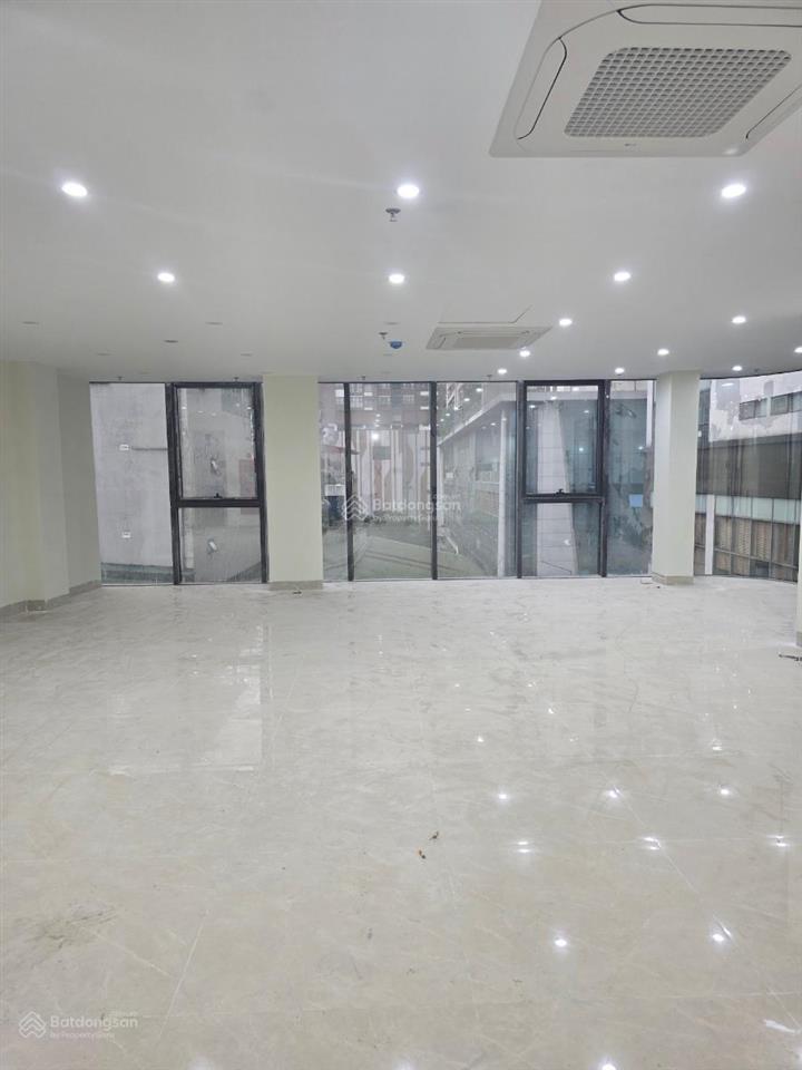 Bán toà văn phòng phố văn tiến dũng, bắc từ liêm, 150m2 x 8 tầng, mt 8m. thông sàn, thang máy, pccc
