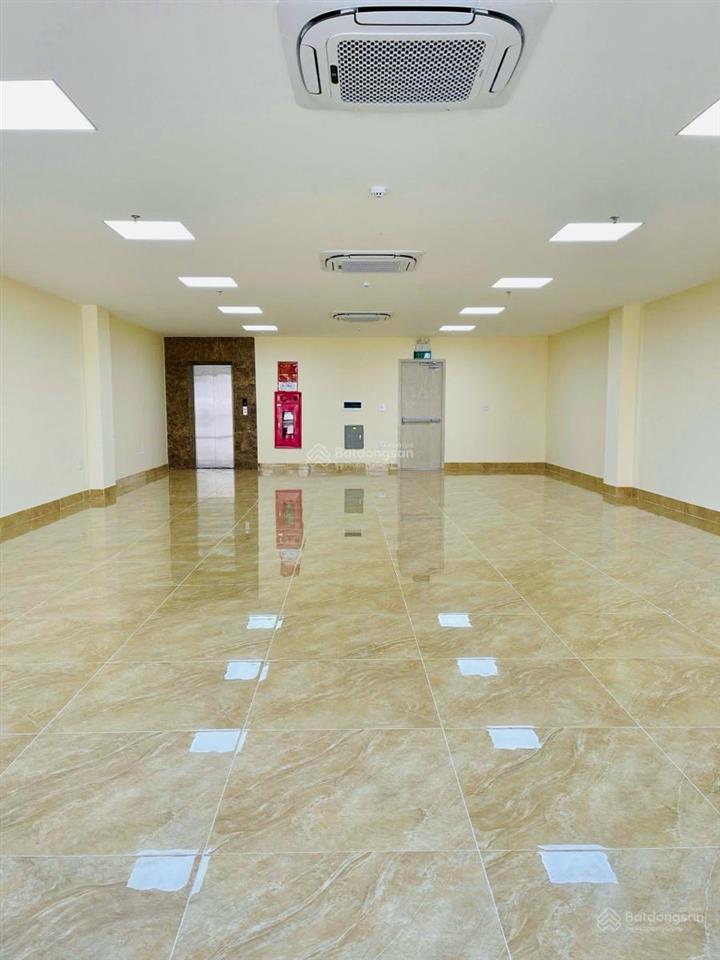 Bán toà văn phòng phố văn tiến dũng, bắc từ liêm, 150m2 x 8 tầng, mt 8m. thông sàn, thang máy, pccc
