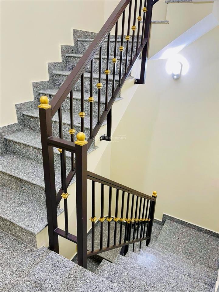 Bán toà văn phòng phố văn tiến dũng, bắc từ liêm, 150m2 x 8 tầng, mt 8m. thông sàn, thang máy, pccc