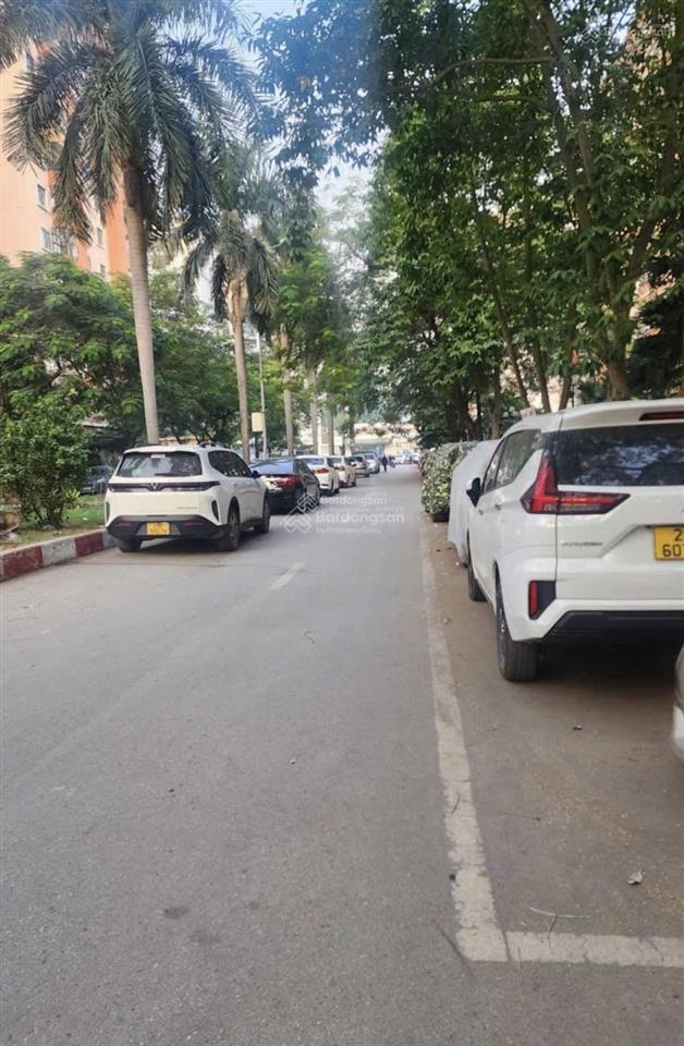 Bán nhà phố nguyễn khuyến  hà đông. diện tích 84m2, 4 tầng giá chỉ 18.5 tỷ.