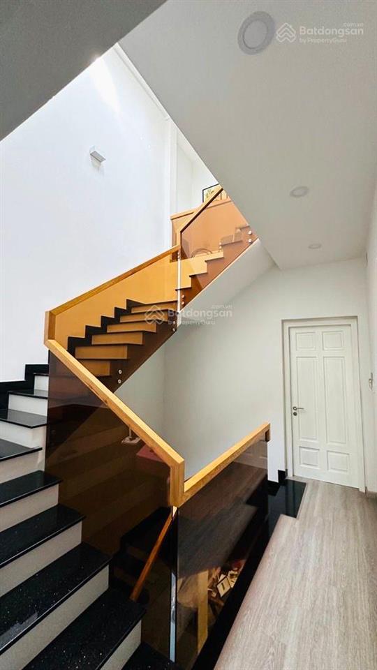 Hiếm! nhà quận 3, hxh lê văn sỹ, 92m² (ngang 4.3m), đang cho thuê 18tr, chỉ 11.5 tỷ tl