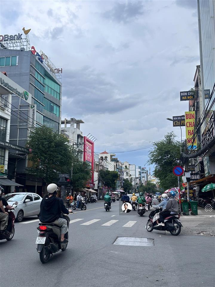 Góc 2 mặt tiền ngay cách mạng tháng 8  phường 10  quận 3( 8,2x227 tầng gía  39 tỷ )