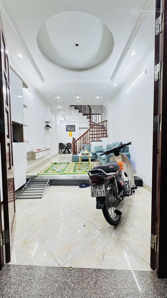 Cho thuê phòng tại nhà nguyên căn 5 tầng 6 phòng hàng xóm times city