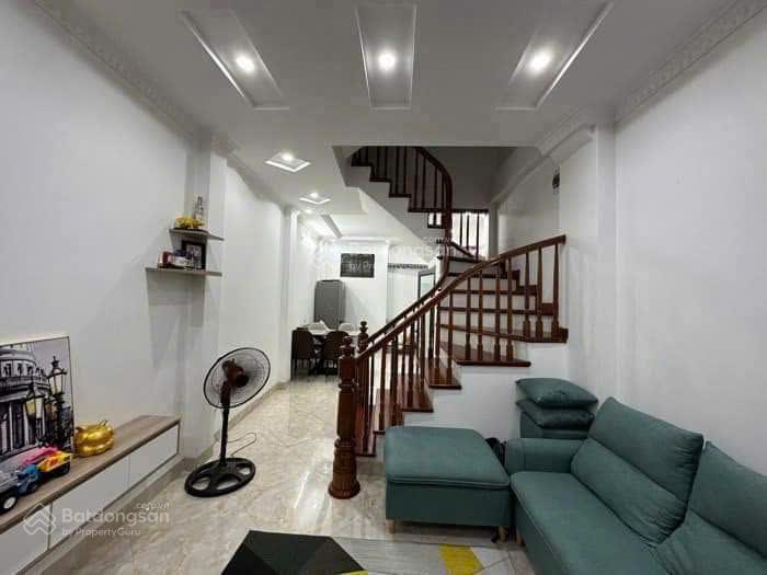 Cho thuê phòng tại nhà nguyên căn 5 tầng 6 phòng hàng xóm times city