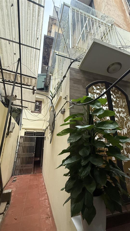 Bán biệt thự cổ phố hàng chuối.