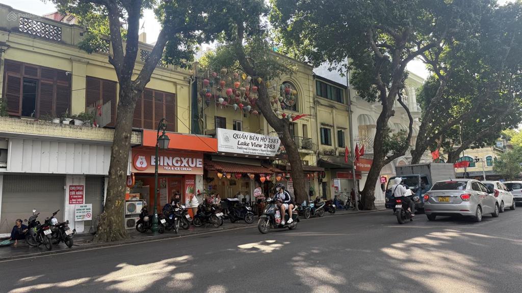Bán biệt thự cổ phố hàng chuối.