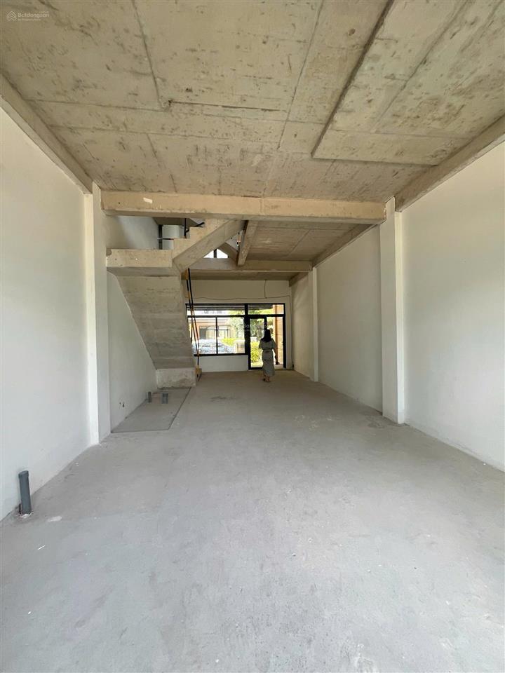 Bán căn nhà phố classia khang điền mt 18m | 100m2 | 1 trệt 3 lầu hoàn thiện | sổ hồng sẵn | 20 tỷ