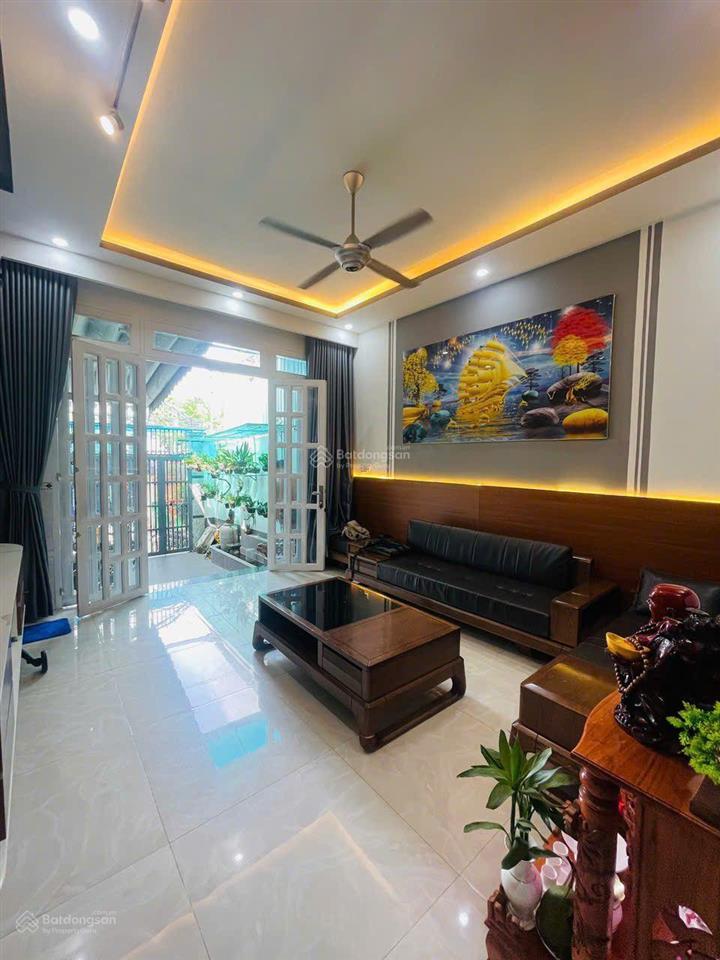 Chủ vừa giảm 600 triệu giá hiện tại 8 tỷ căn nhà 3 tầng khu gần vạn phúc, phù hợp cho gia đình ở 