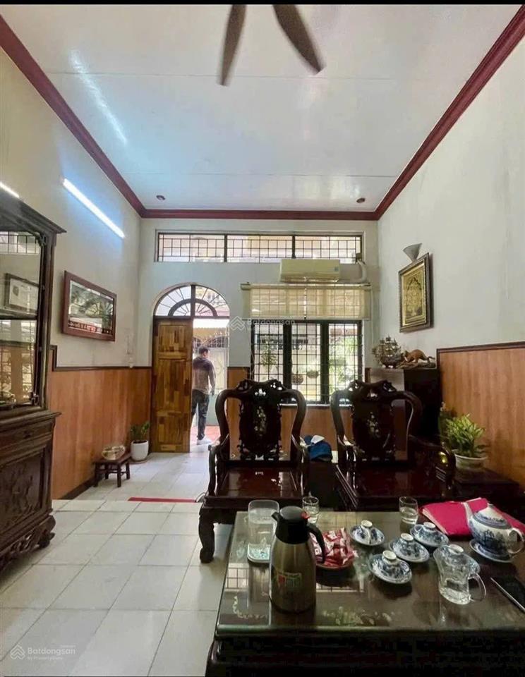 Nhỉnh 8 tỷ, nhà bạch mai, dt 55m, lô góc, mặt ngõ, cách phố 50m, gần trường học, chợ