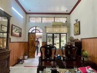 Nhỉnh 8 tỷ, nhà bạch mai, dt 55m, lô góc, mặt ngõ, cách phố 50m, gần trường học, chợ