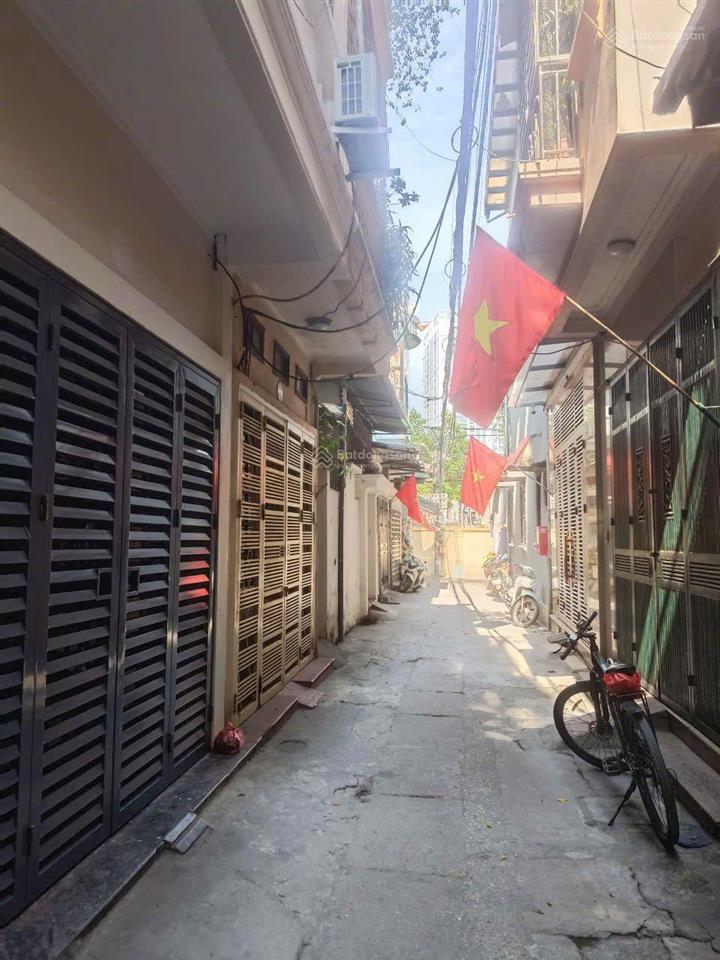 8,1 tỷ  sổ đỏ 61m2 x 4 tầng nhà đại la, bạch mai, ô tô đỗ gần, không quy hoạch